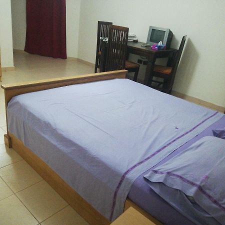 Hotel Albania Golem Buitenkant foto