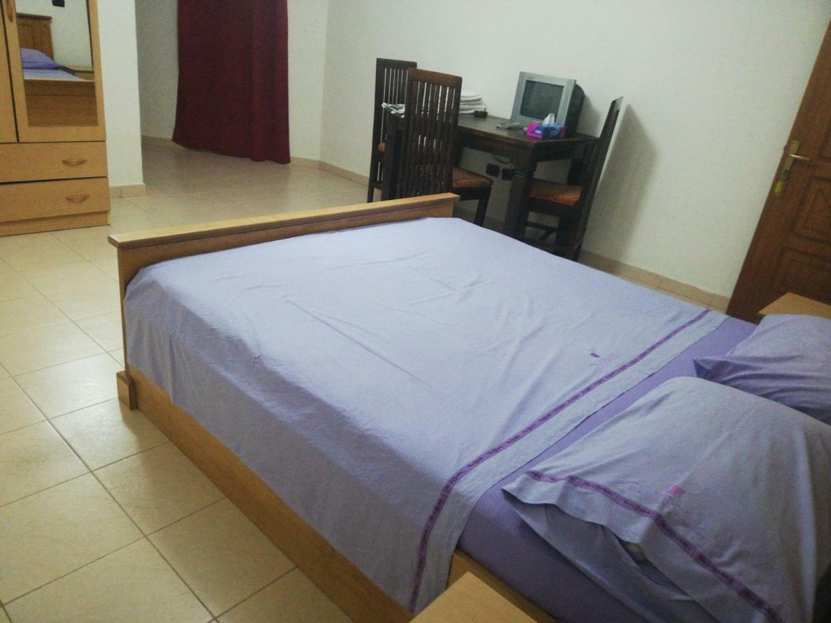 Hotel Albania Golem Buitenkant foto